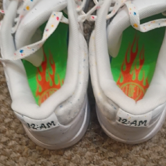 A Pair Of Nike Ja Morants - Picture 8 of 12